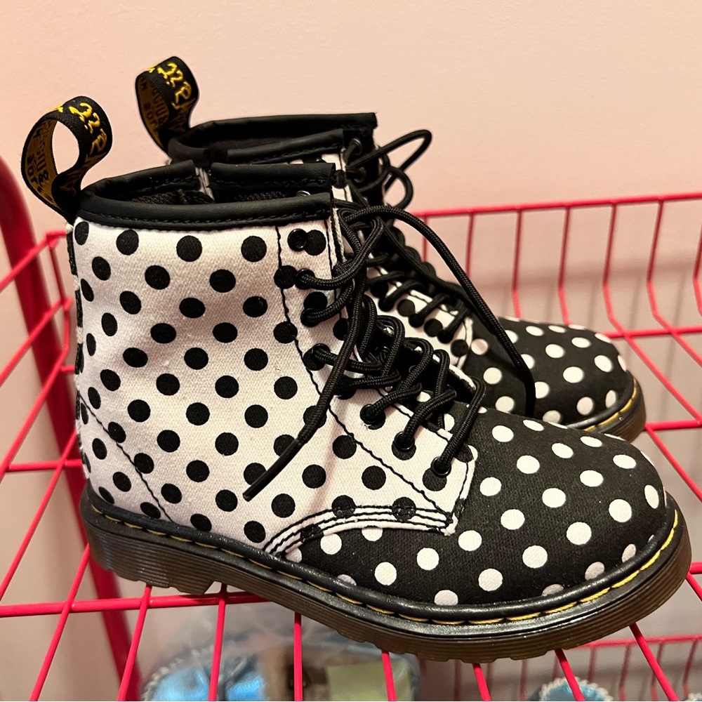 Dr. Martens - brand new, worn one time for indoor photo shoot, kids - size US 9